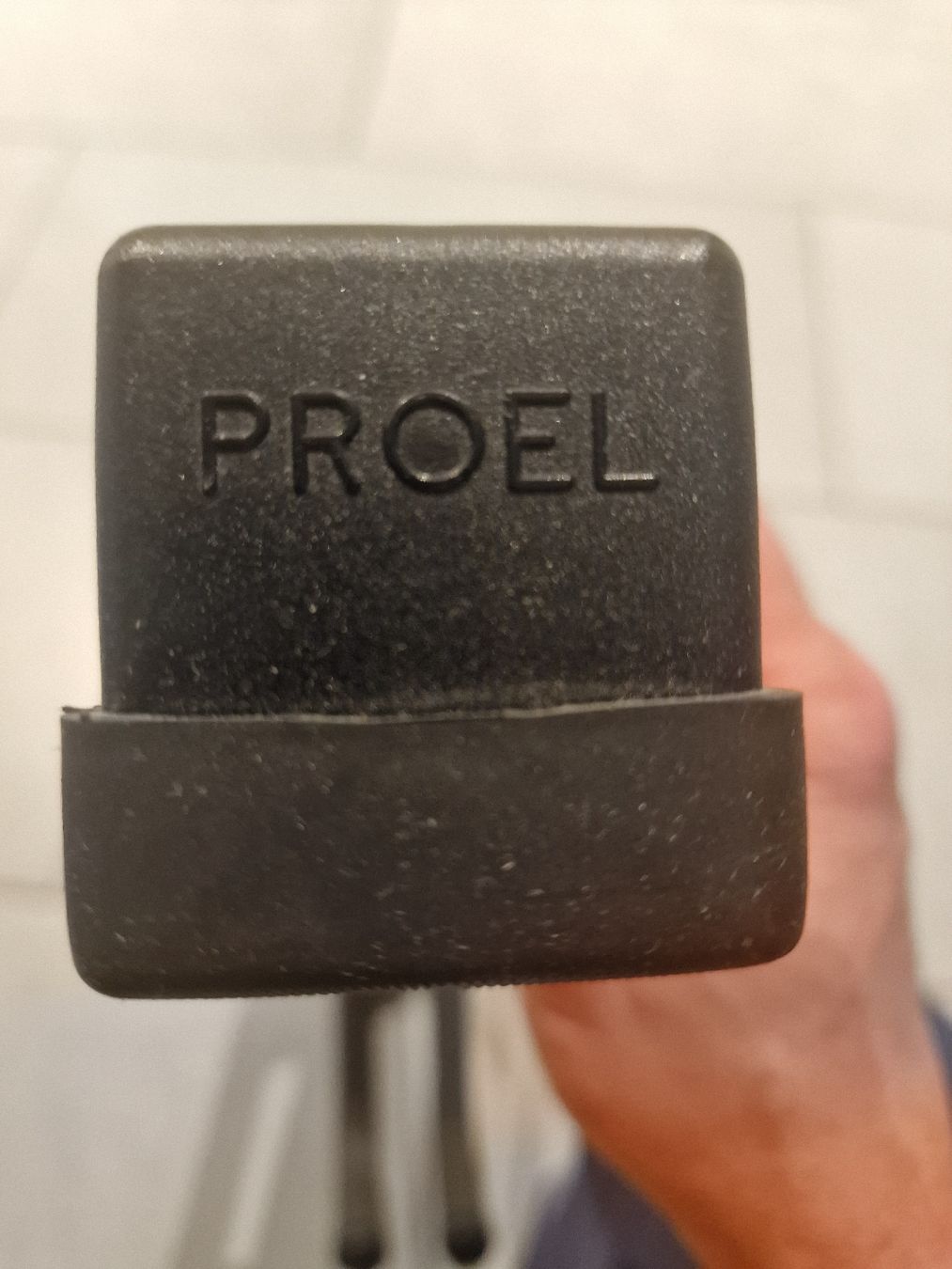 Supporti per strumenti musicali & leggii: Proel Gitarrenständer, A-Form, klappbar – Usato da Bonstetten venduto da Foxi11 1