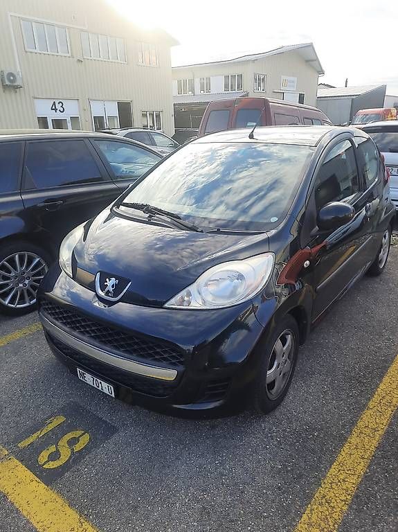Autos: Peugeot 107 – D'occasion à Boudry par c2r2