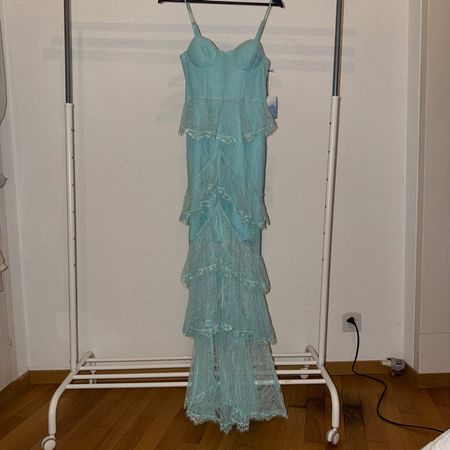 Kleid Majorelle hellblau Grösse S neu