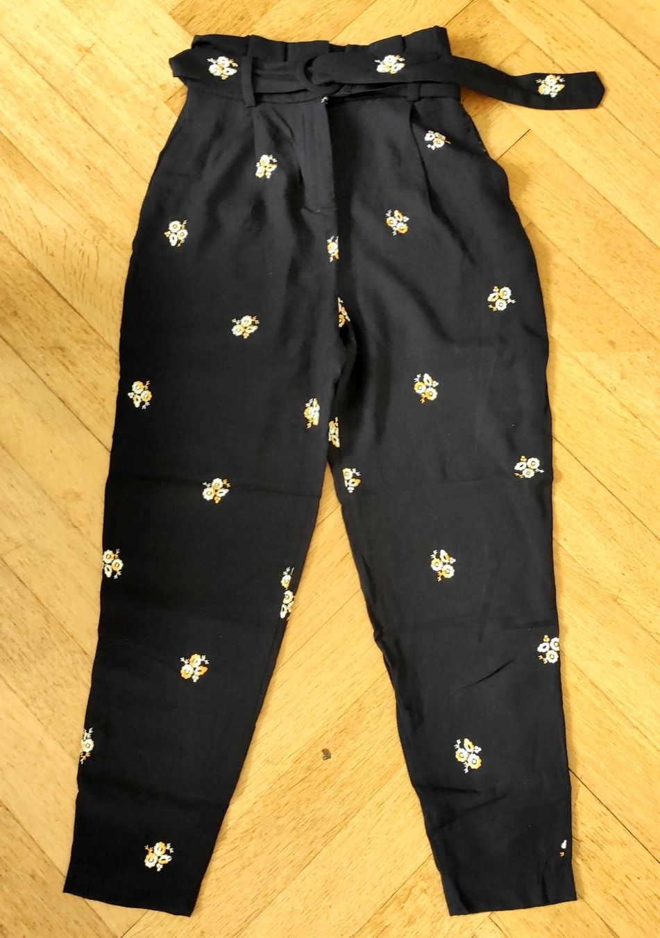 Zara Pantaloni: Zara Hose Gr. S – Usato da Bern venduto da nik_2kbk