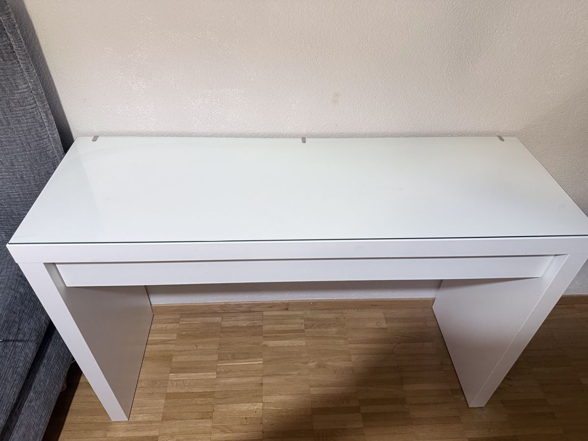 Ikea Tavoli da trucco: Schminktisch – Usato da Hedingen venduto da van_n9jy