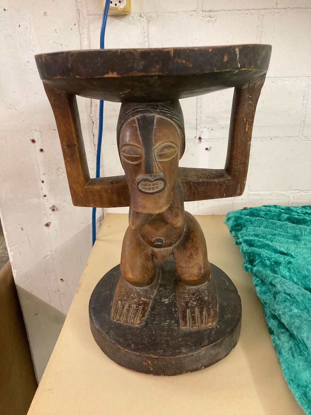 Skulpturen & Statuen: Mutterfigur mit Schale, Kamerun – Gebraucht aus Zürich von Mueschelmau