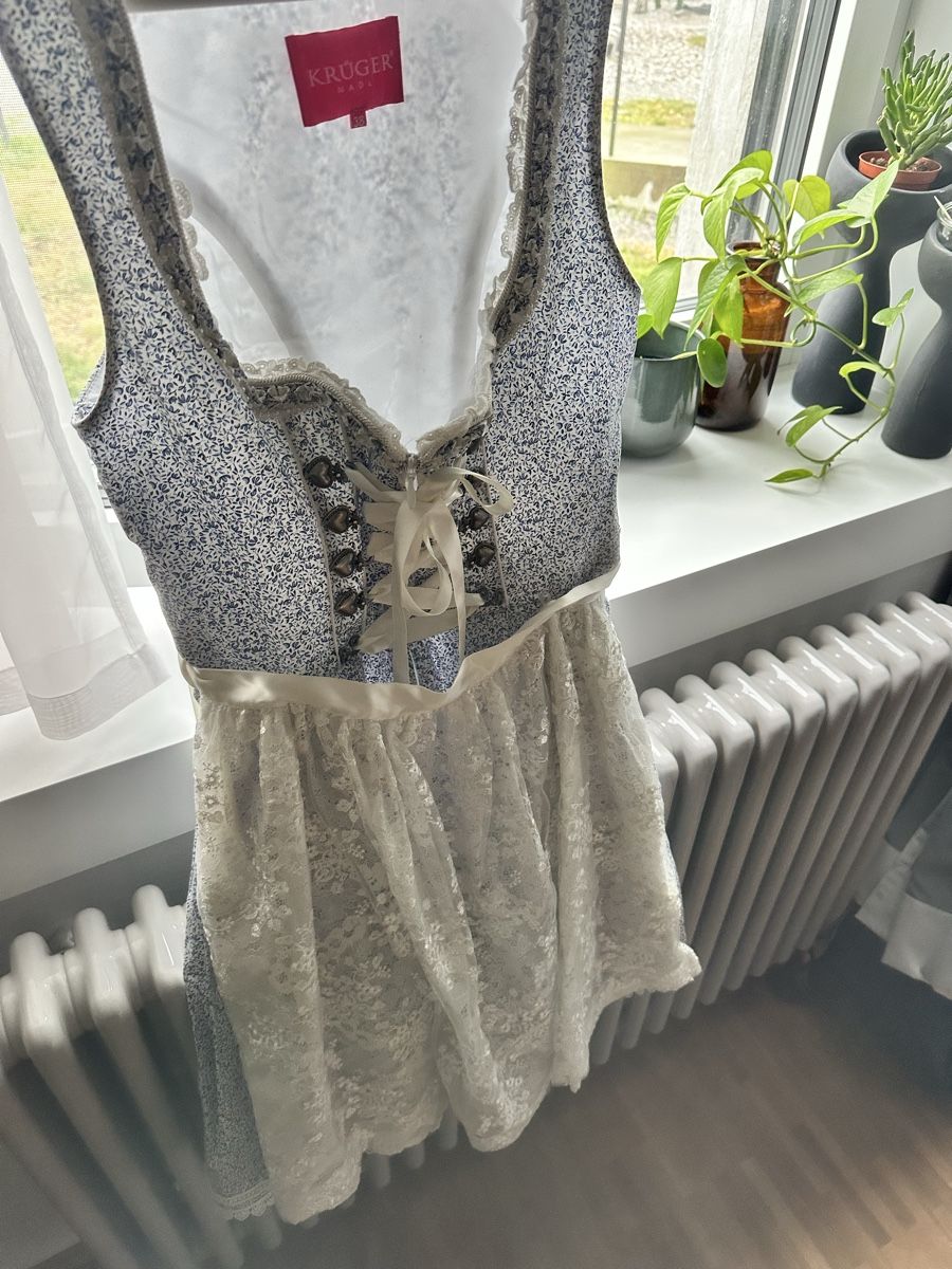 Krüger Vestiti: Dirndl Krüger blau weiss mit Spitze  – Usato da Chur venduto da FloKo00 2