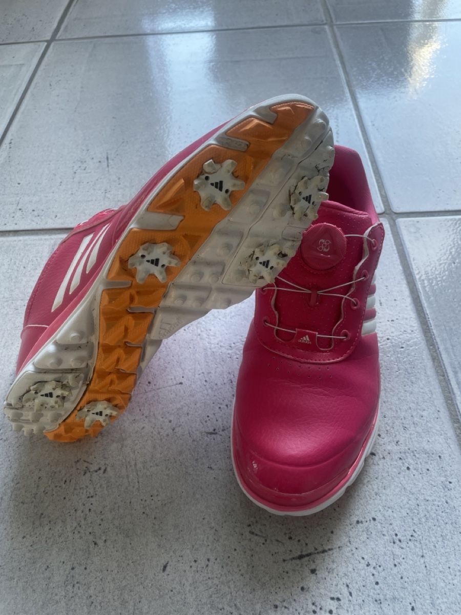 Adidas Chaussures femmes: Adidas Golfschuh Gr40 – D'occasion à Langenthal par littlegirls 1