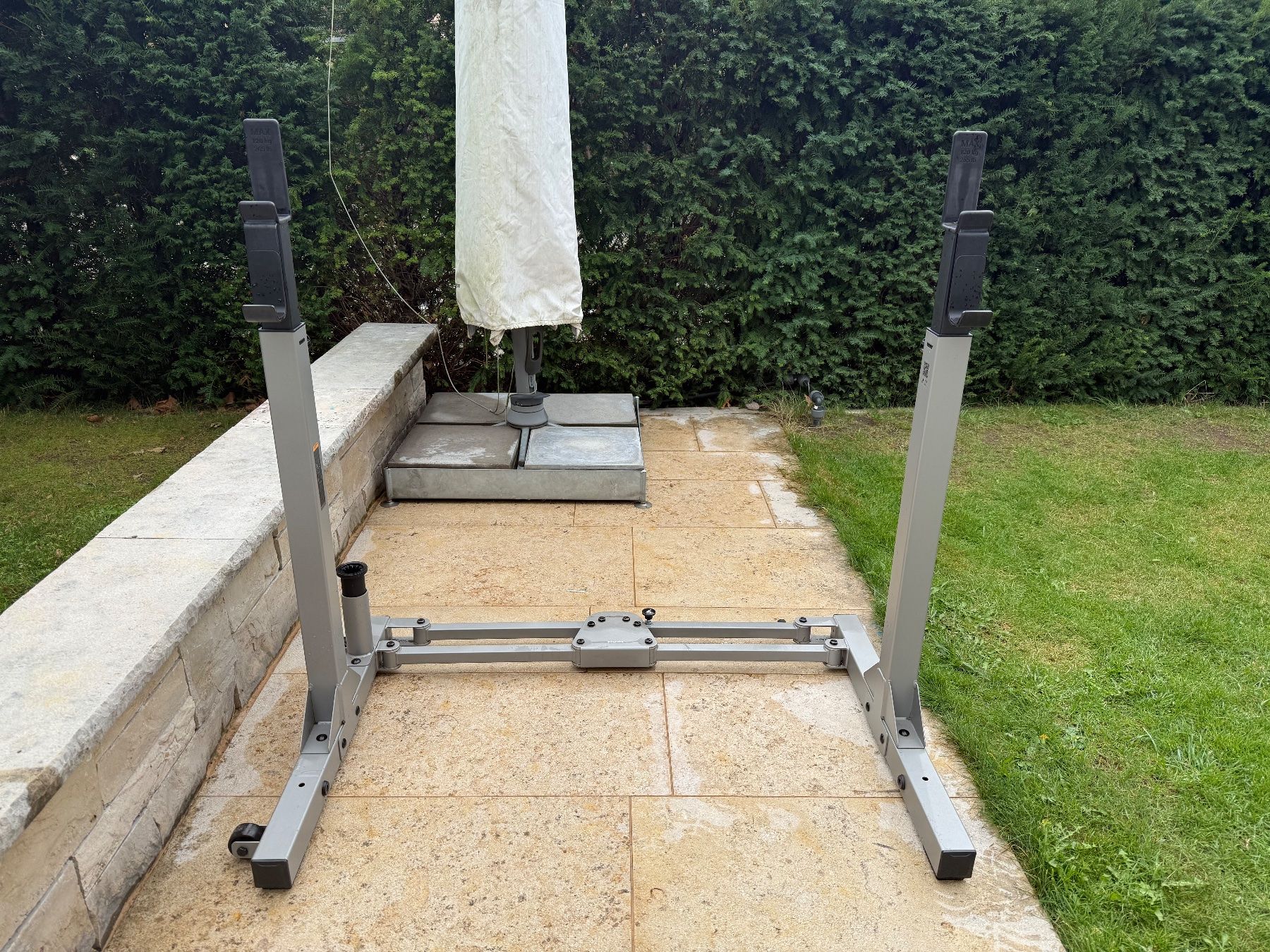 Decathlon Hometrainer: Ultra-Compact 2-Second Fold-Down Weight Training Rack 120 kg – Usato da Birmensdorf ZH venduto da estarter13