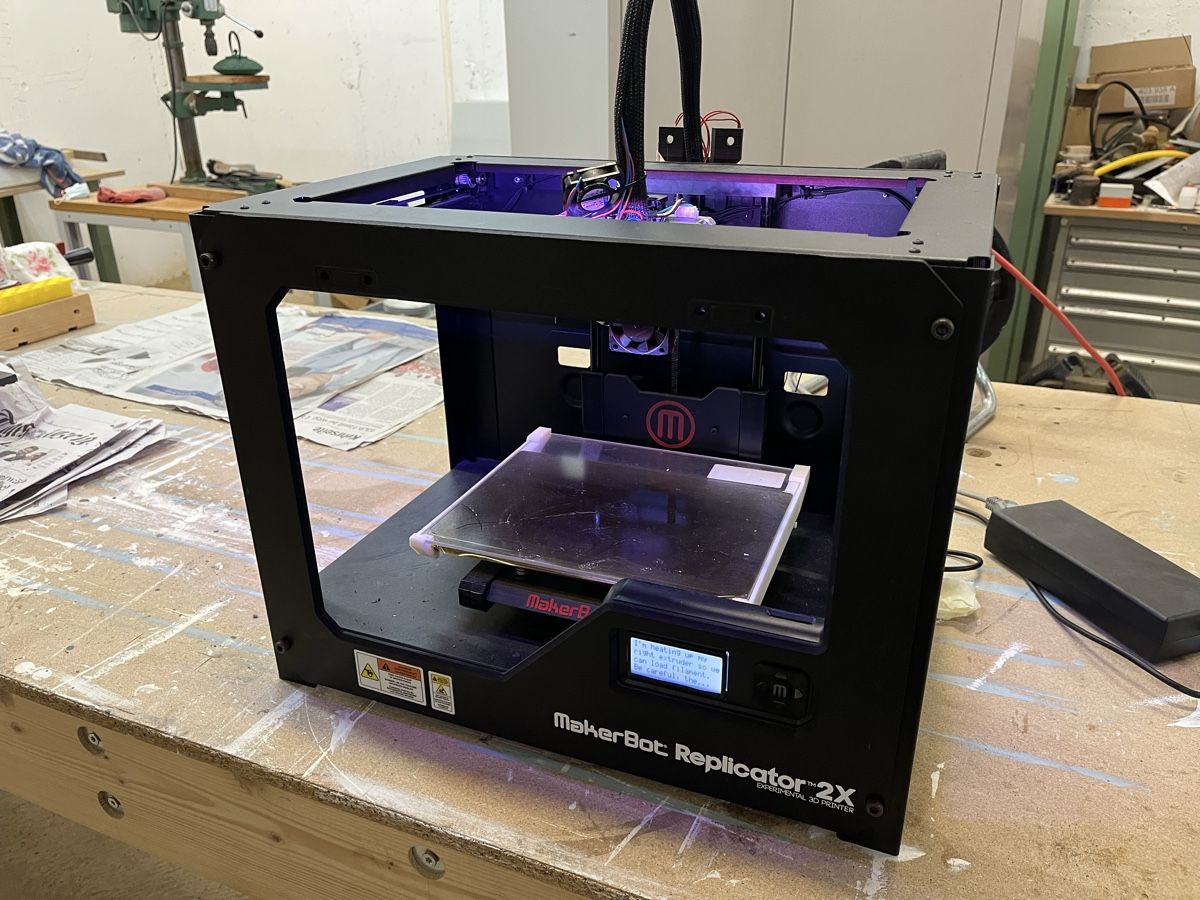 MakerBot Stampanti 3D: MakerBot – Difettoso da Oberwil b. Büren venduto da housihammer