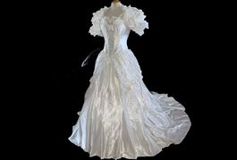 ***UNGETRAGENES, WUNDERSCHÖNES & EXKLUSIVES BRAUTKLEID***