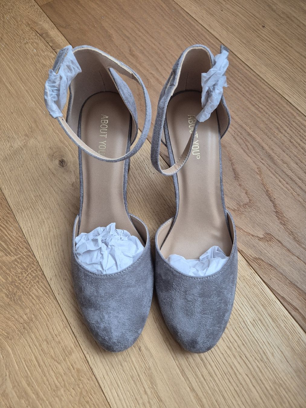 Scarpe da donna: Graue Pumps EVA, Grösse 40 – Nuovo e nell'imballaggio originale da Schwarzenburg venduto da Esja02 1