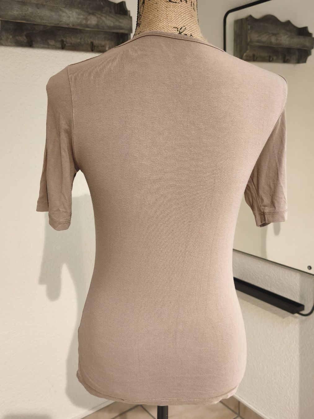 T-Shirts: Damen T-Shirt Chicoree Basic XS neuwertig – Gebraucht aus Emmetten von SecondhandSiska 2