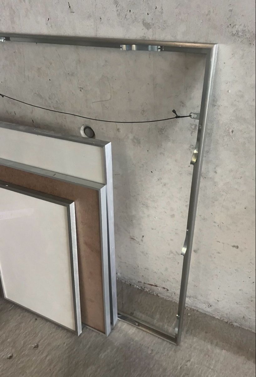 Cadres de tableaux: 4 verschiedene Alu-Wechselrahmen mit Glas – D'occasion à Rain par Pic-Ass 2