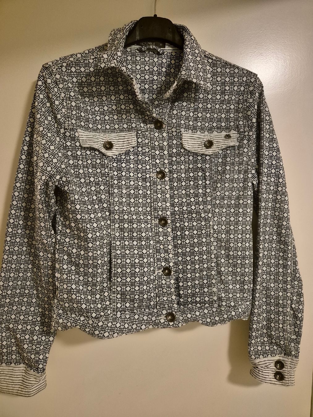 Nile Jacken: nile jacke, jacket, schwarz weiss, neu gr S – Neu und originalverpackt aus Luzern von Ami-be
