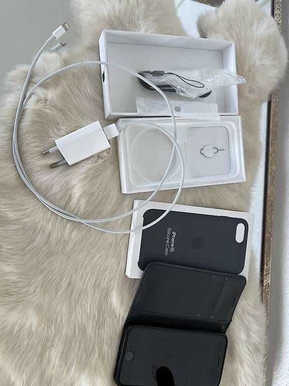 Apple Handys / Smartphones: Apple iPhone SE – Gebraucht aus Rehetobel von Saentis111
