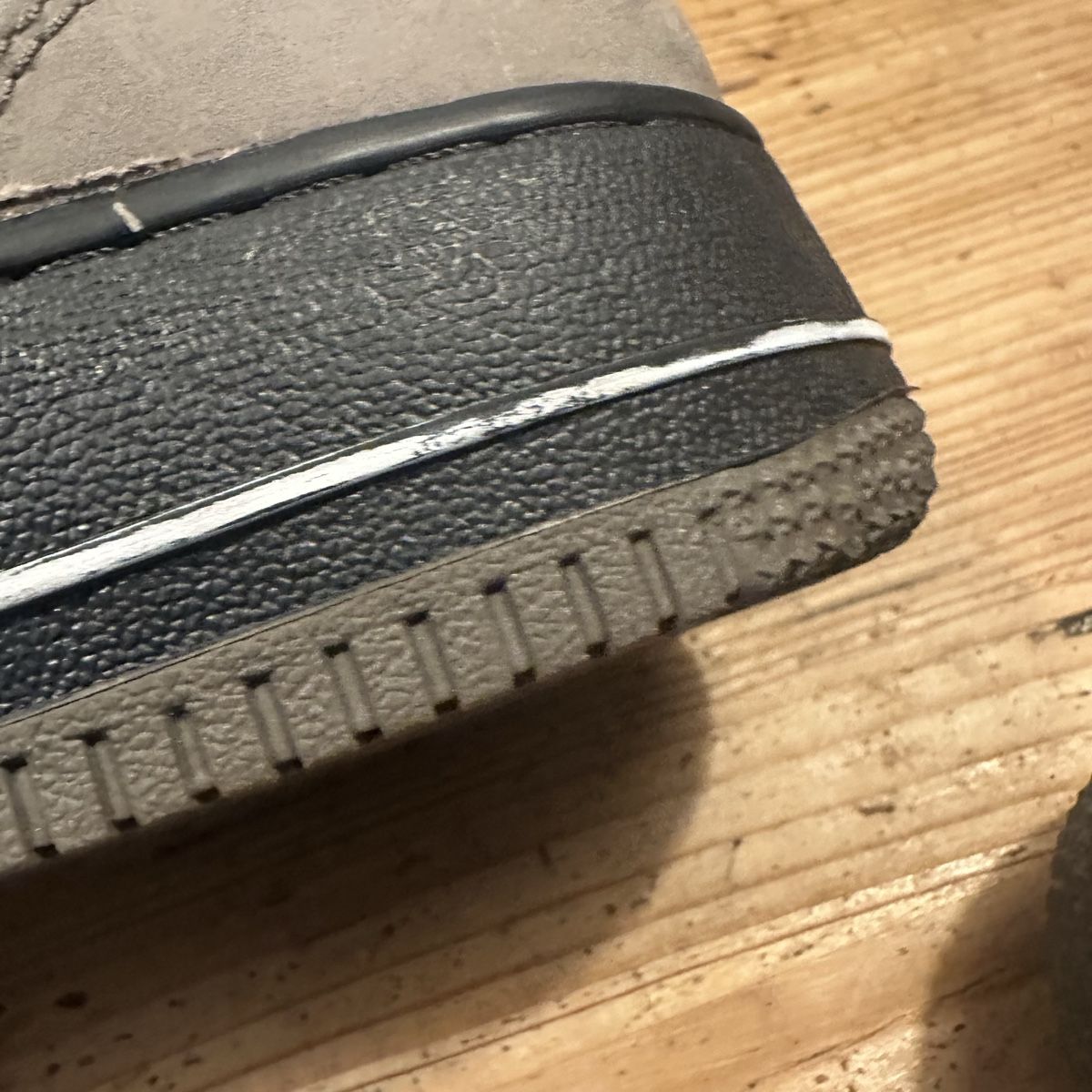 Nike Chaussures hommes: Nike Air Force 1 Mid ’07 Grösse 44  – D'occasion à Stadel(Winterthur) par Sikuvan 3