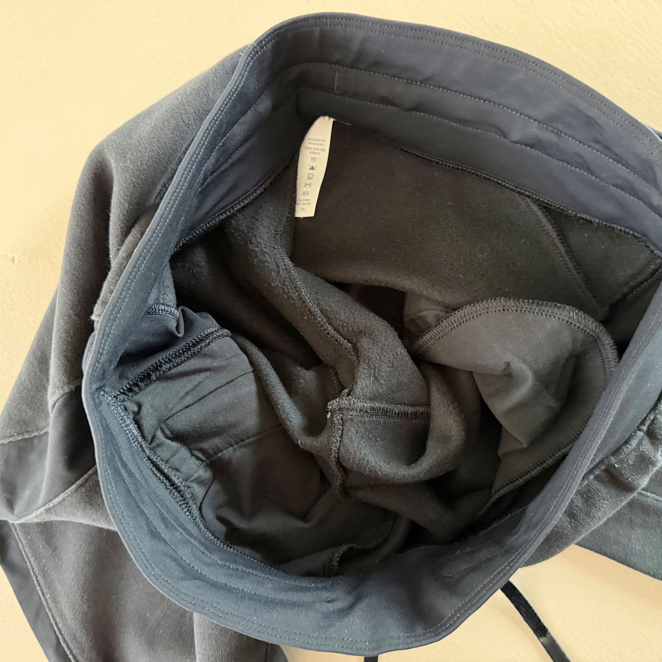 Lululemon Pantalons: LULULEMON Jogginghose 🖤 – D'occasion à zürich par vintage12 8