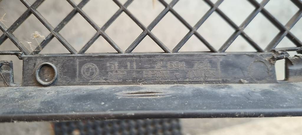 Tutti pezzi di ricambio auto: Grille pare choc BMW M3 E46 – Usato da Corseaux venduto da zaballos 3