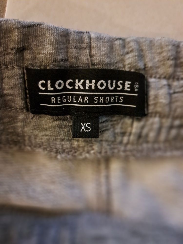 C&A Pantaloni: Tolle Shorts Clockhouse Gr. XS – Usato da Feusisberg venduto da Whitefir 3