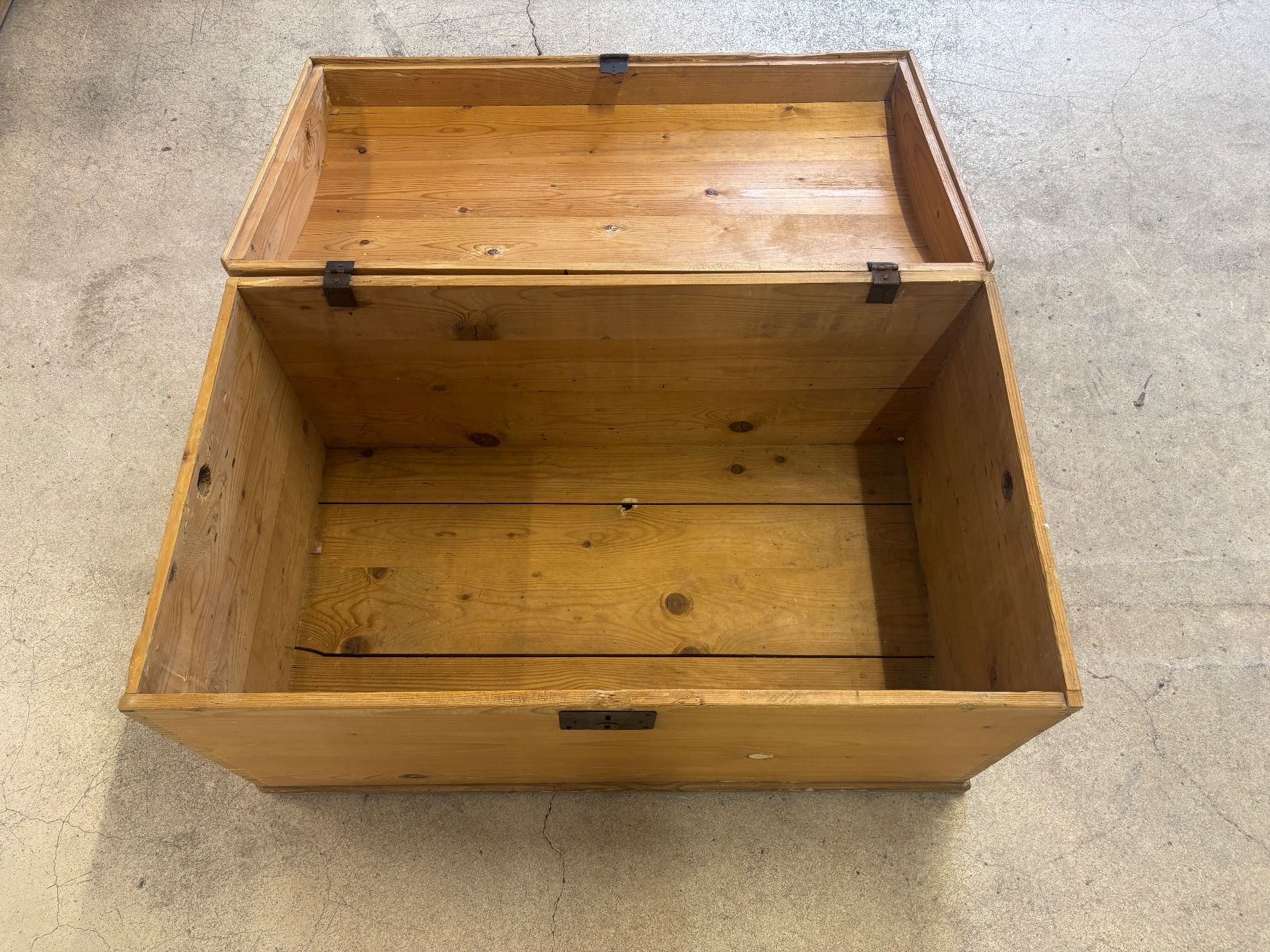 Coffres: Holztruhe – D'occasion à Wettingen par Wendemarket 5