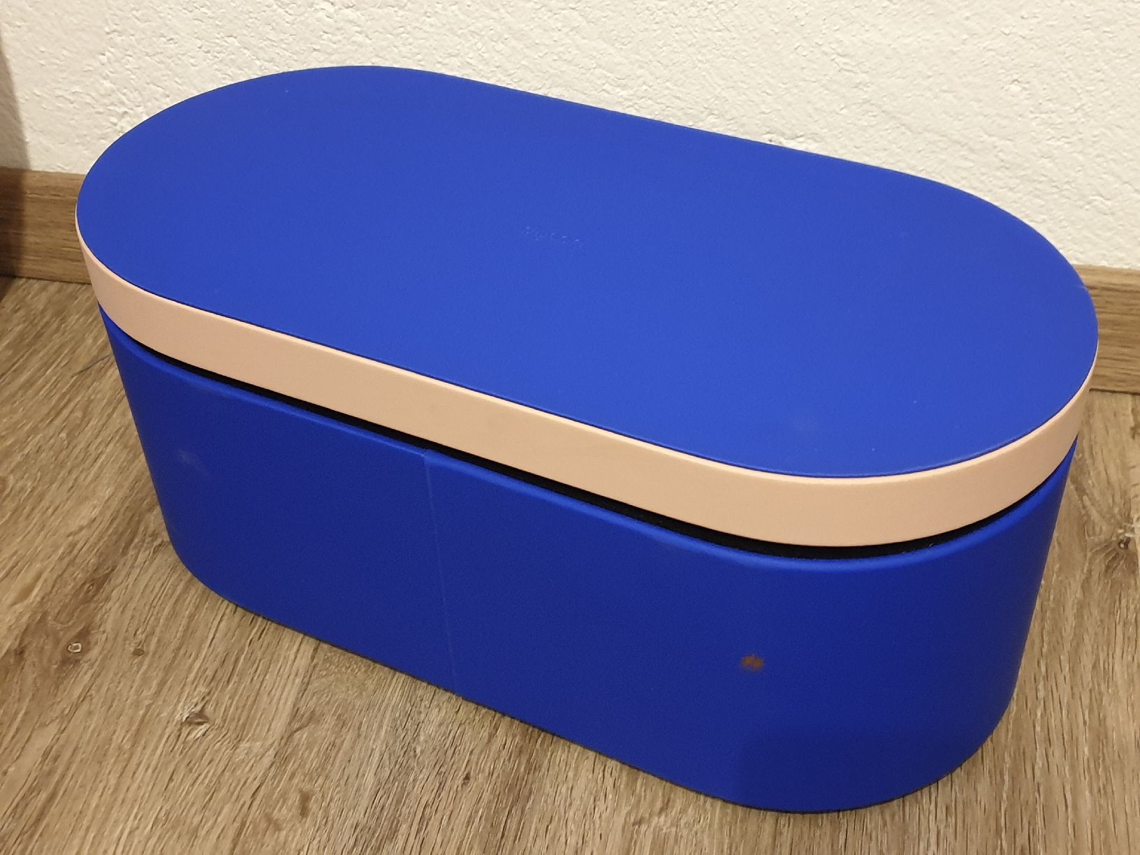 Lettini & sedie per cosmetici: Box Dyson Blau Zubehor Haar oder Kosmetik – Usato da Saxonne (Ayent) venduto da SnowRoof 3