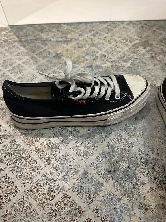 Damenschuhe: Levis Damen Schuhe Grösse 39 – Gebraucht aus Aarburg von DonjetaK 1