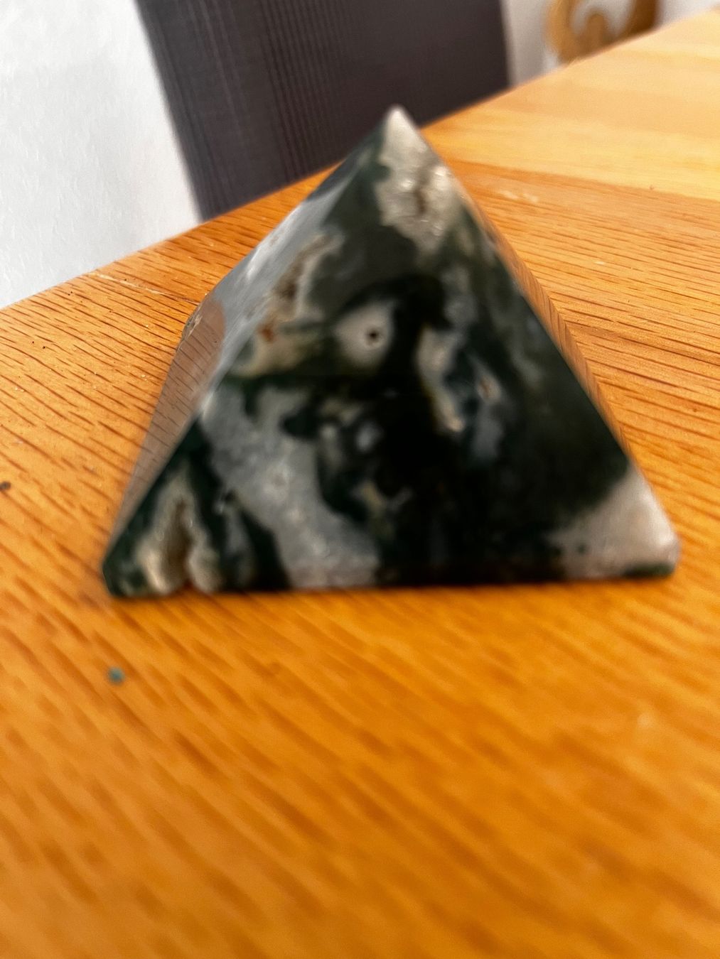 Pietre preziose: Edelstein Pyramide Moosachat grün – Usato da Siebnen venduto da bts_j9hx 1