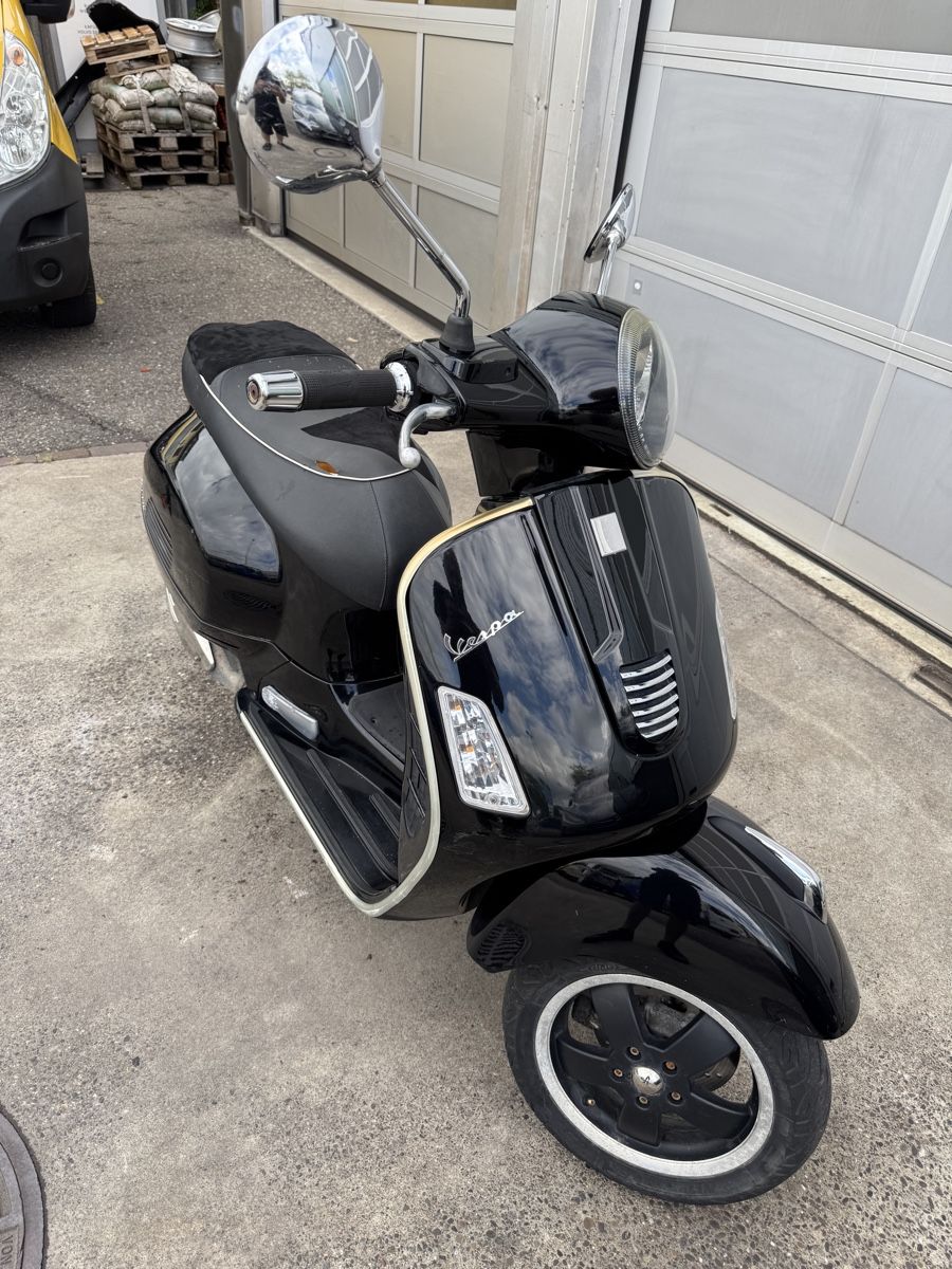 Vespa Scooter: Vespa Gts 125 ccm – Usato da Tägerwilen venduto da dri_s69q 1
