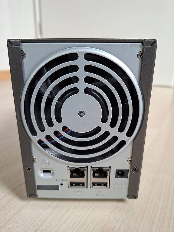 Netgear Serveurs: Netgear ReadyNAS RNDU2000 – D'occasion à Mägenwil par Fiesta51 1