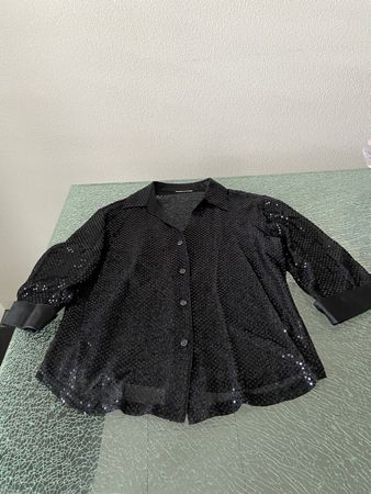 Neue schwarze Bluse mit leicht Glitzer Gr. M