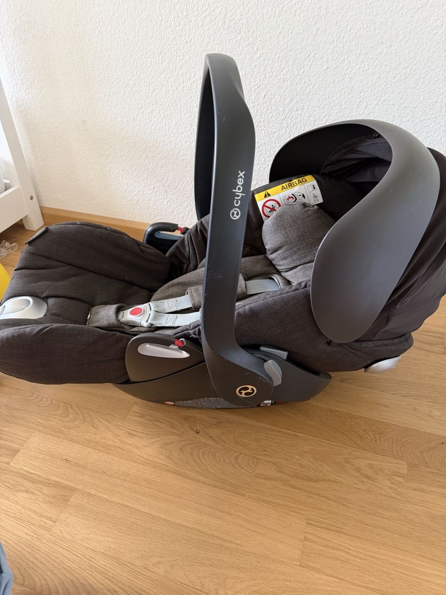 Cybex Sièges auto: Cybex Cloud Q Babyschale inkl.Bezug  – D'occasion à Füllinsdorf par _niki_ 2