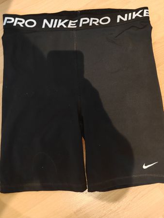 Nike Pro Sportshorts schwarz elastisch guter Zustand