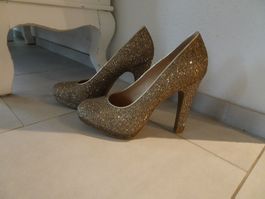 Neuwertige festliche Pumps Graceland gold Gr. 37 - 240142