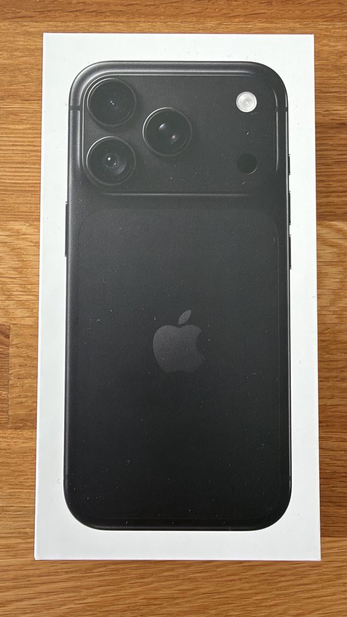 Apple Telefoni cellulari / Smartphones: Iphone 18 Pro 512 GB schwarz – Nuovo e nell'imballaggio originale da Kirchberg BE venduto da Mircooo