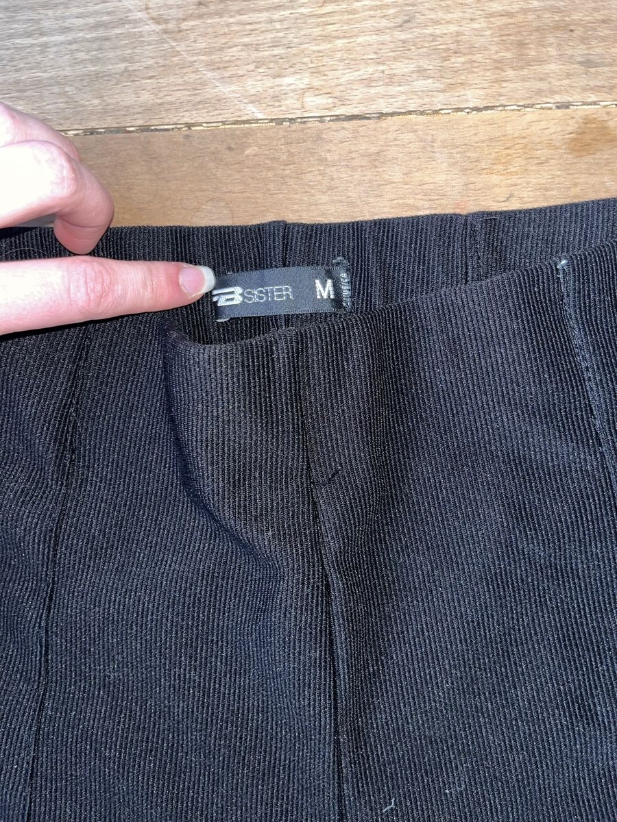 Pantaloni: Schwarze Schlaghose, Grösse M – Usato da Stäfa venduto da jo1735 1