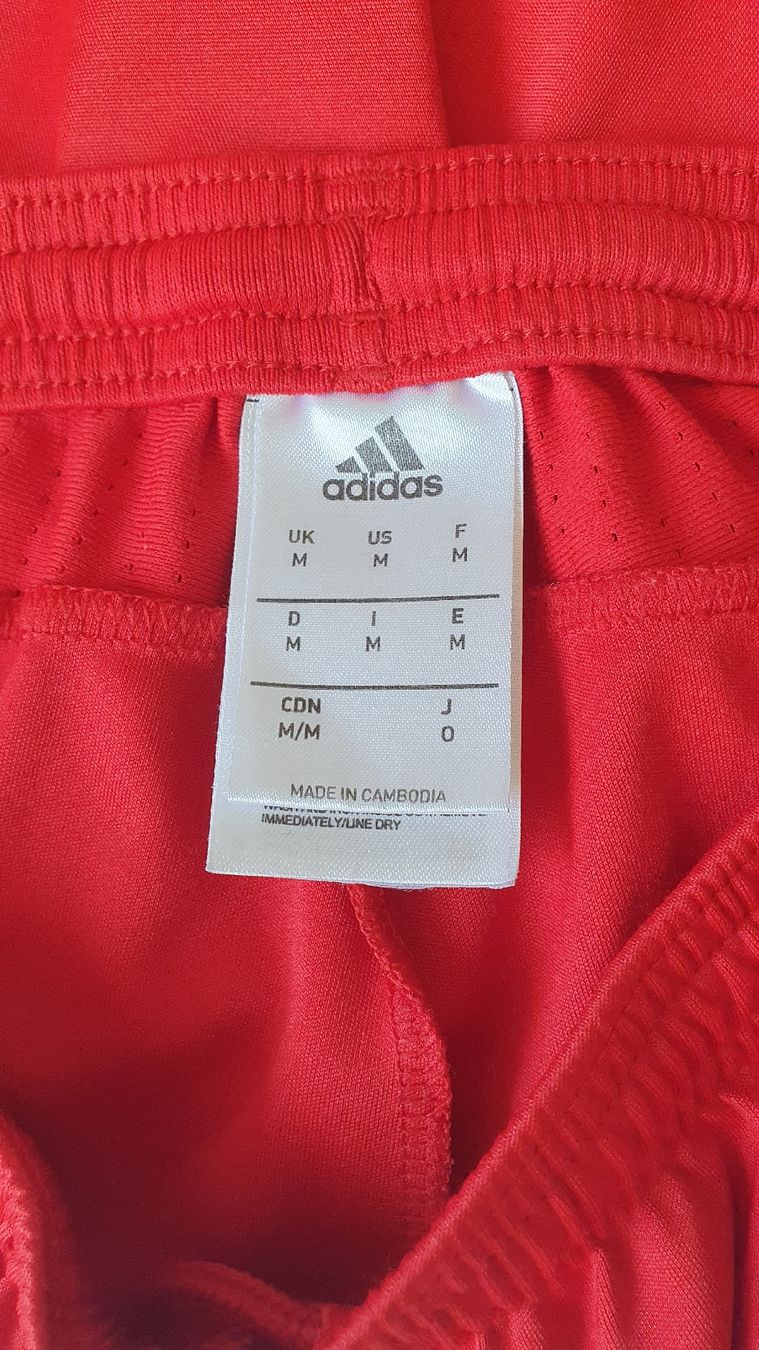 Adidas Pantaloni: bayern münchen shorts G M – Usato da Maienfeld venduto da tobeyl2020 3