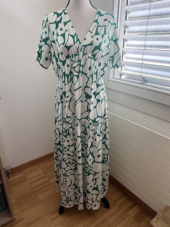 Vestiti: GEMUSTERTES SOMMERKLEID XL/42 – Usato da Urdorf venduto da Marybyii