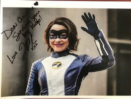 Jessica Parker Kennedy Autogramm signiert Foto 20x30cm
