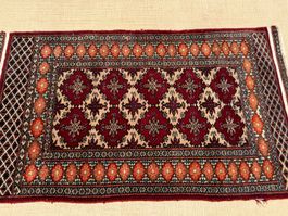 Pakistan 132x76cm Teppich handgeknüpft sauber