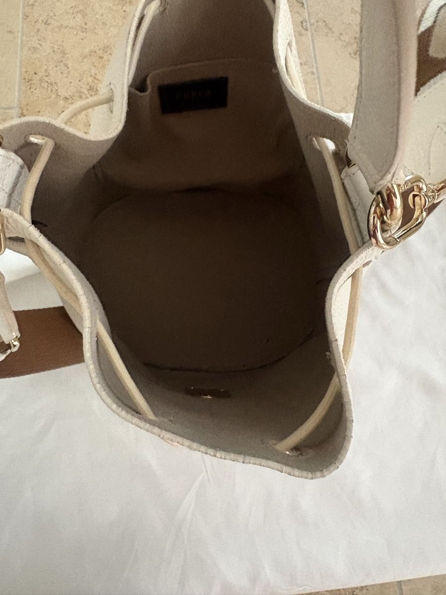 Furla Taschen für Damen: Furla Beuteltasche – Gebraucht aus Zürich von AJO91 5
