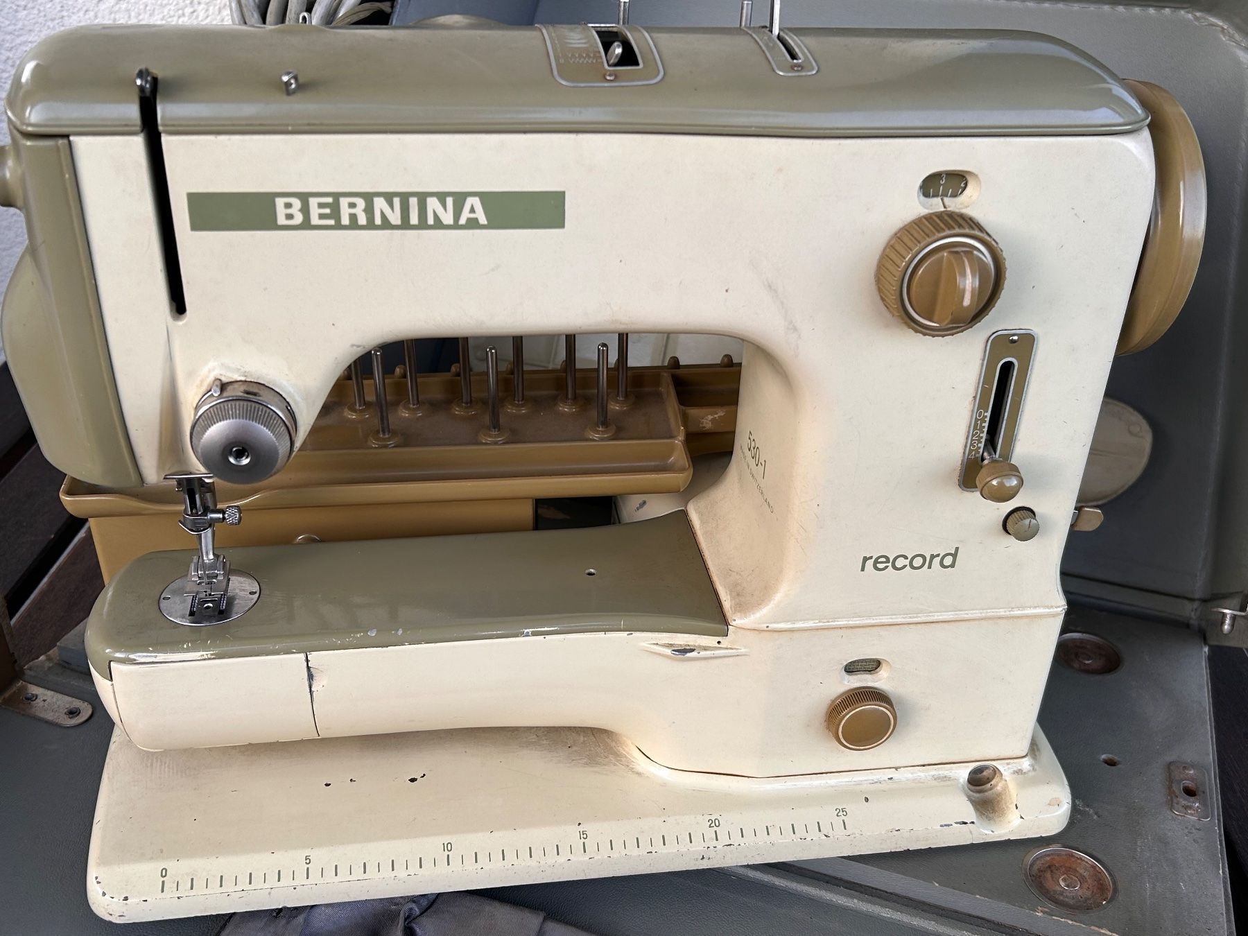 Bernina Macchine da cucire: Bernina Record Typ 530-1 – Usato da Aristau venduto da WalterM06 3