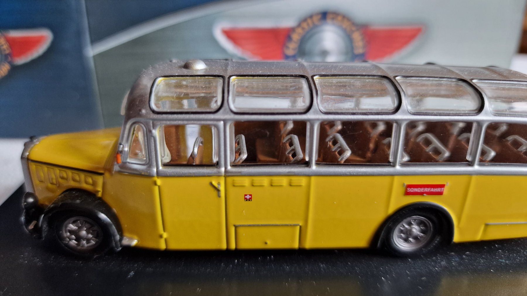 Saurer Modellini d'auto: Postauto Saurer L4C  -  Massstab 1:72 – Usato da Röthenbach i. E. venduto da Heureka5 4