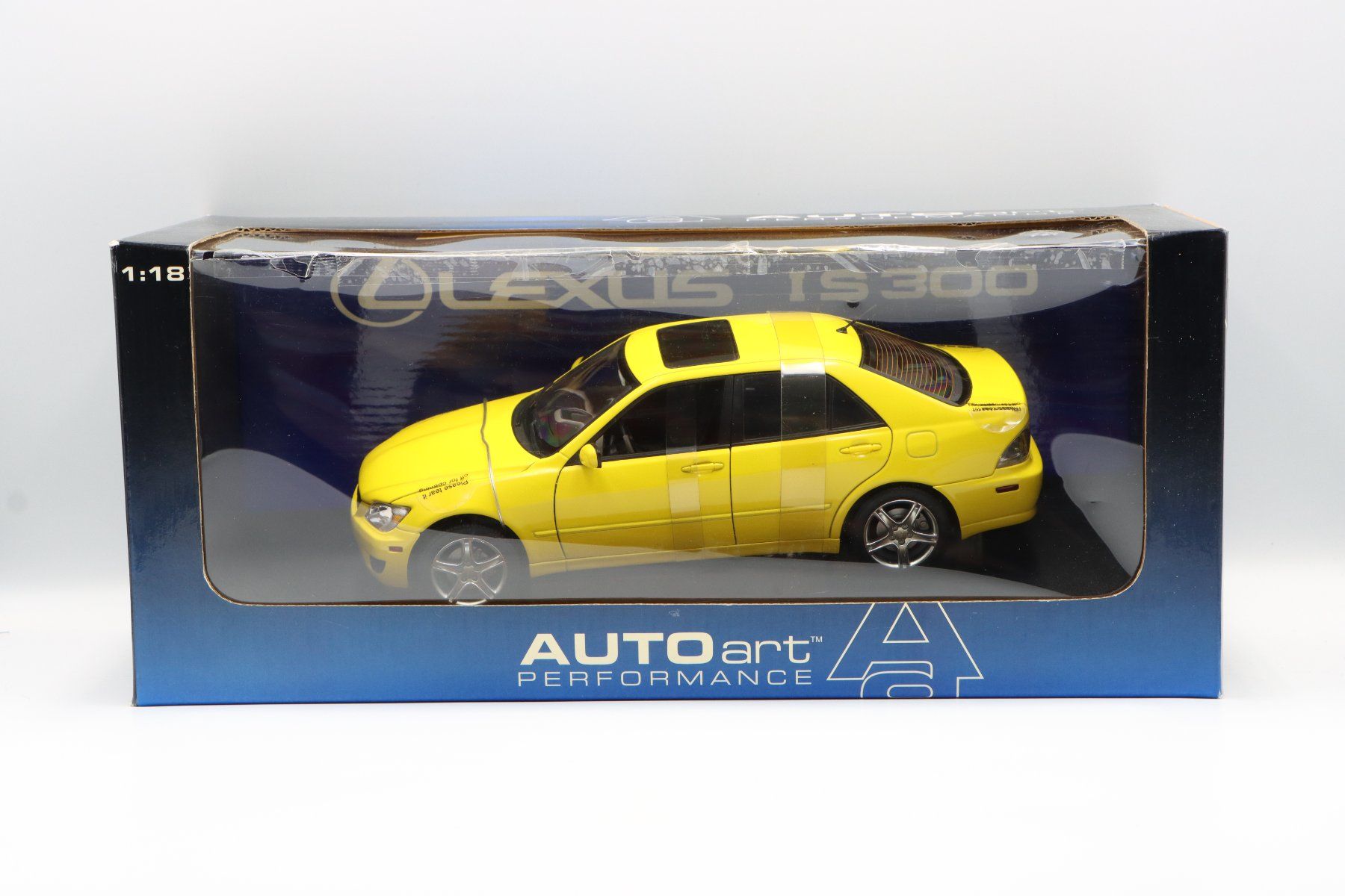 Lexus Modellini d'auto: Lexus IS300 2002 1:18 AutoArt – Nuovo e nell'imballaggio originale da Bühl b.Aarberg venduto da modelldiecast