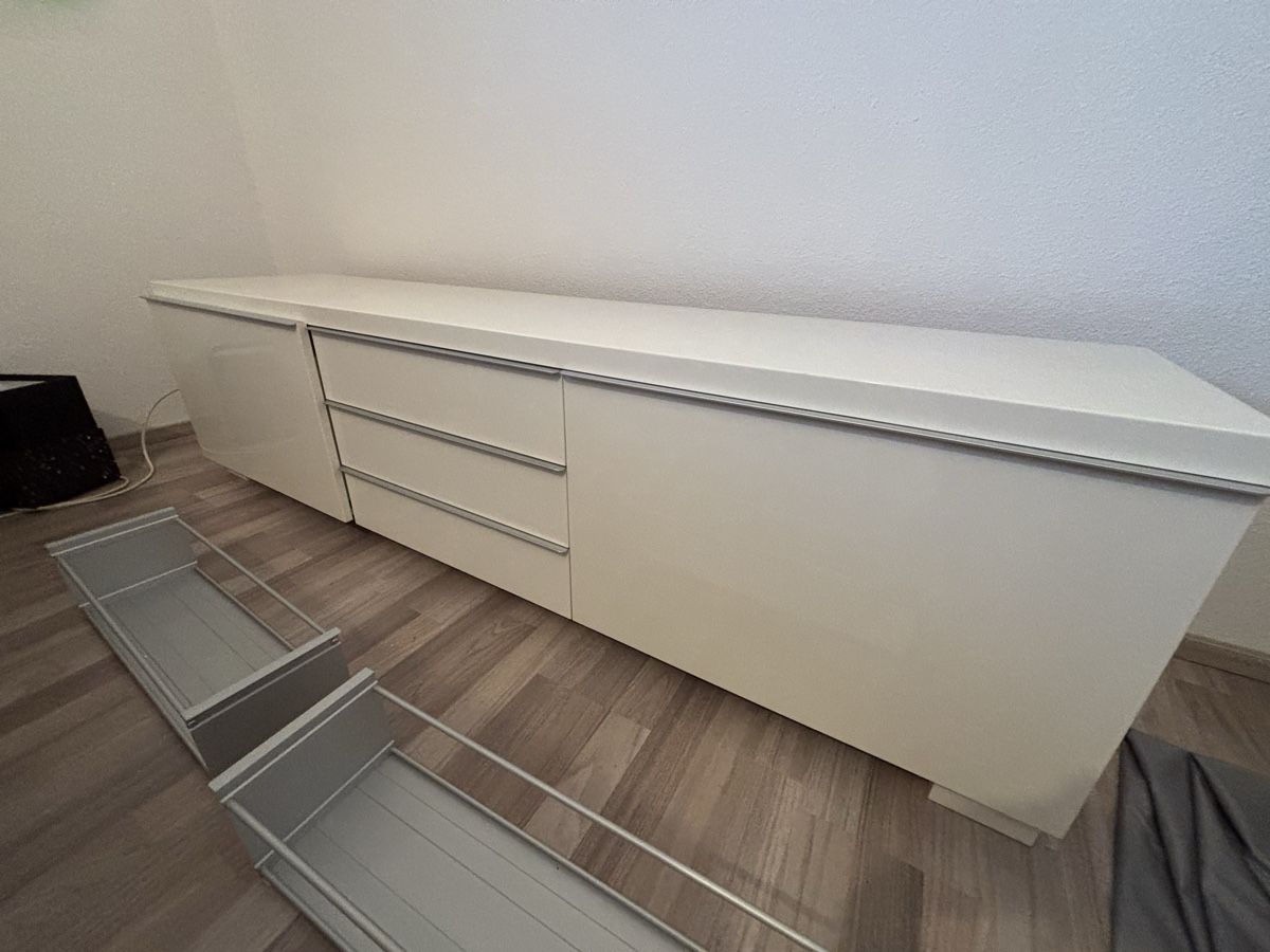 Ikea Mobili TV: Ikea besta burs TV Möbel – Usato da Glattfelden venduto da 01Diamond