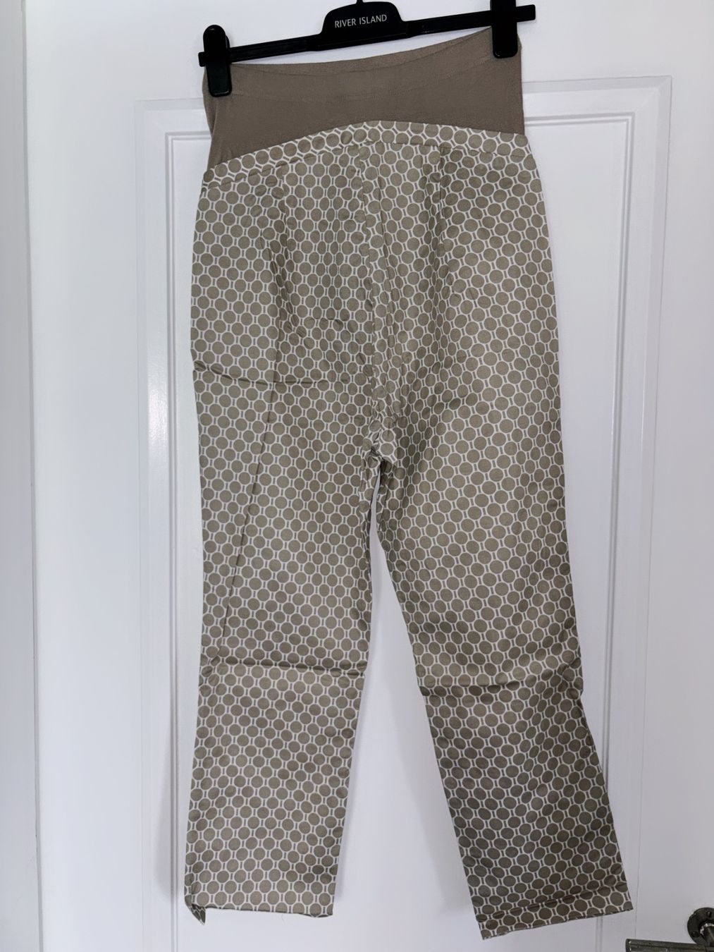Lotti di vestiti: Kleiderpaket Umstandshosen Gr. 38 – Usato da  venduto da  3