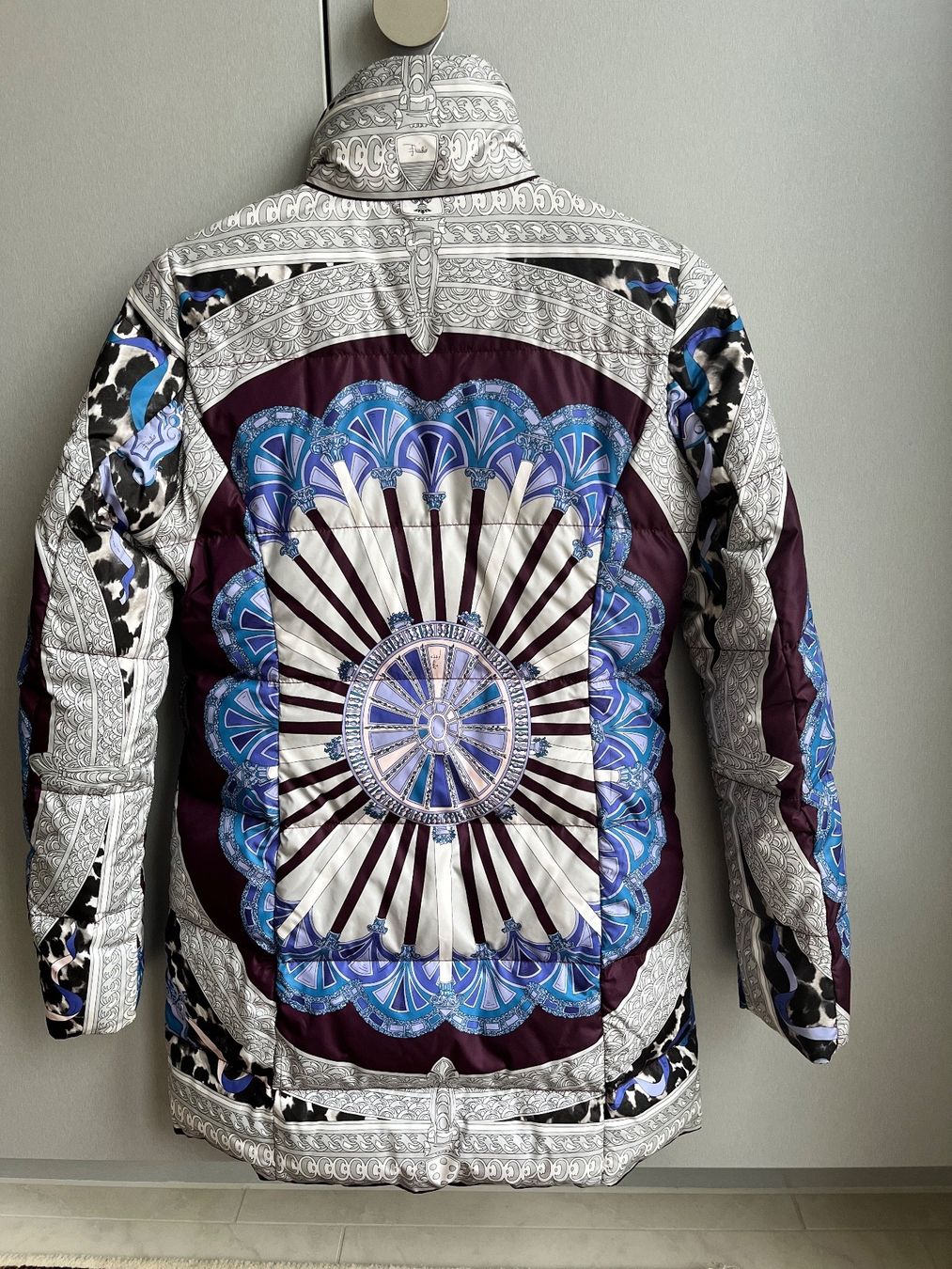 Giacche: Emilio Pucci Daunenjacke, Gr. 36 -38 – Usato da Bonstetten venduto da kosamui303 1