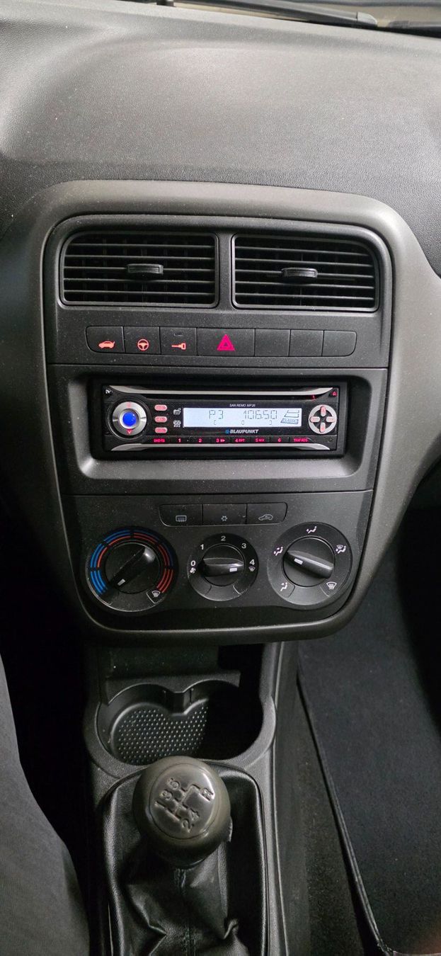 Fiat Automobili: FIAT Punto 1.4 Dynamic - Ab Platz Angebot – Usato da Winterthur venduto da LTEAUTOMOBILE 8