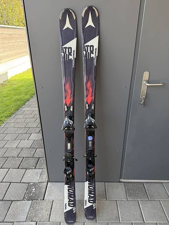 Atomic Skis: Atomic Nomad Smoke 164 mit Bindung – D'occasion à Werdenberg par szekely.tamas