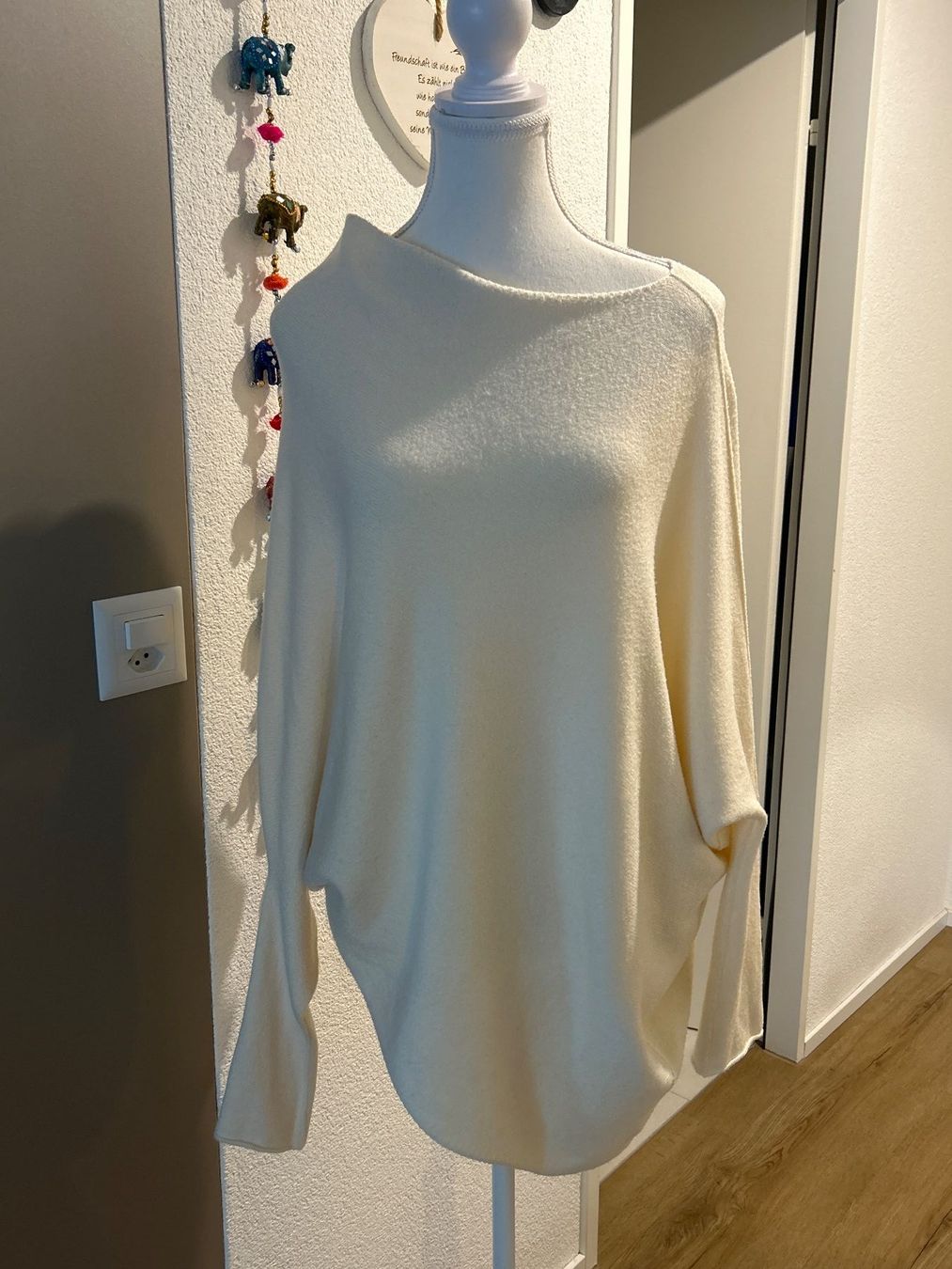 Pulls & Sweat-shirts: Oversize-Strickpullover Fledermausärmeln ecru mit Cashmere – D'occasion à Brunnen par Nala2929 3