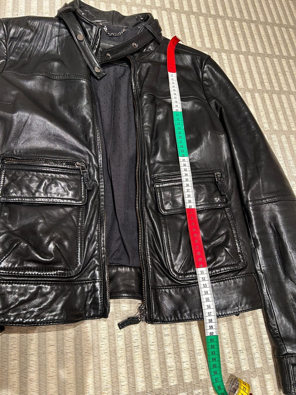 Massimo Dutti Giacche: Massimo Dutti Leather Jacket Black Size M – Usato da Thalwil venduto da Maya_NG 5