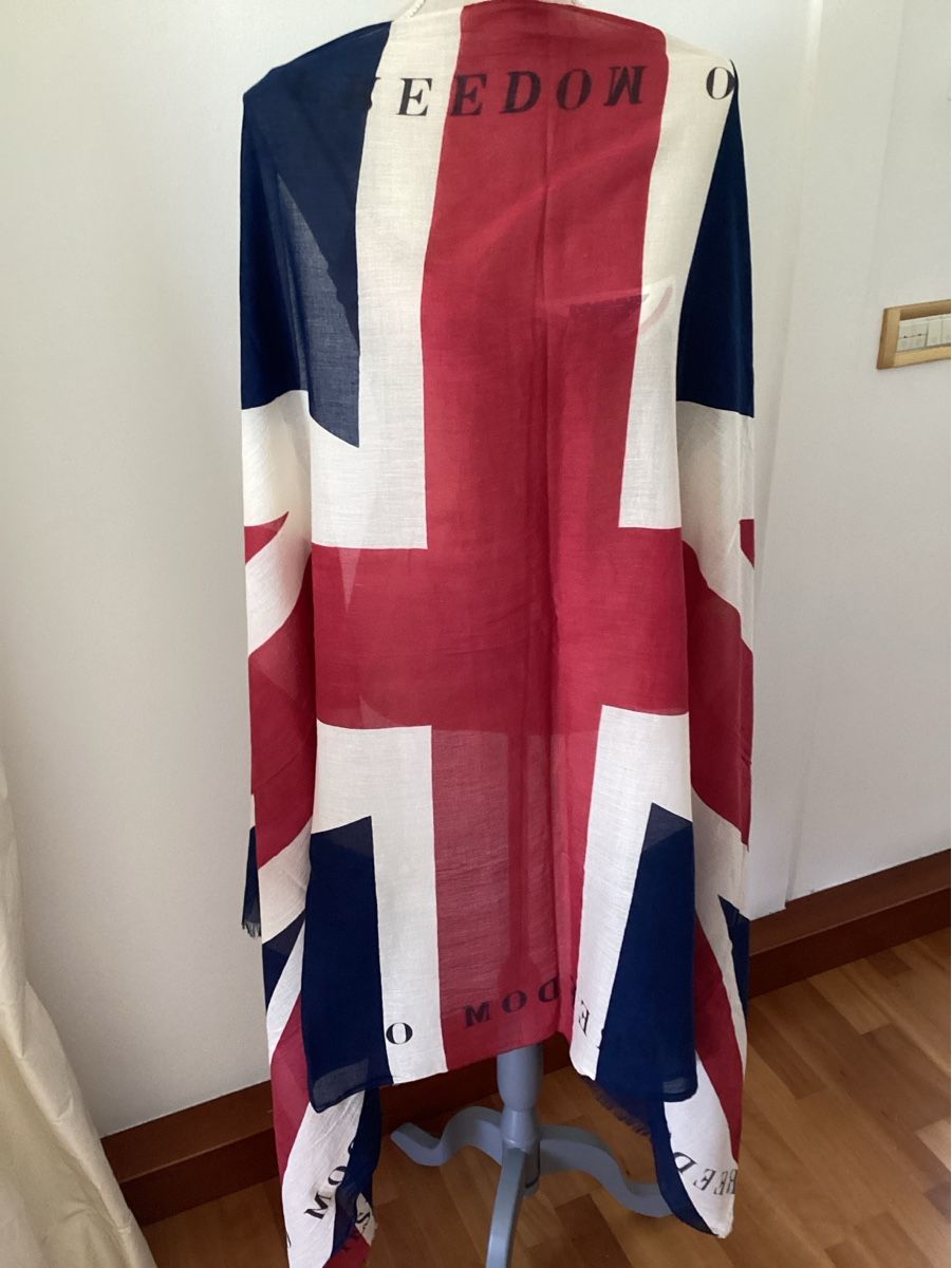 Foulard & Sciarpe: erfurt denmark, XXL Schal – Nuovo (secondo la descrizione) da Salenstein venduto da Esprit57