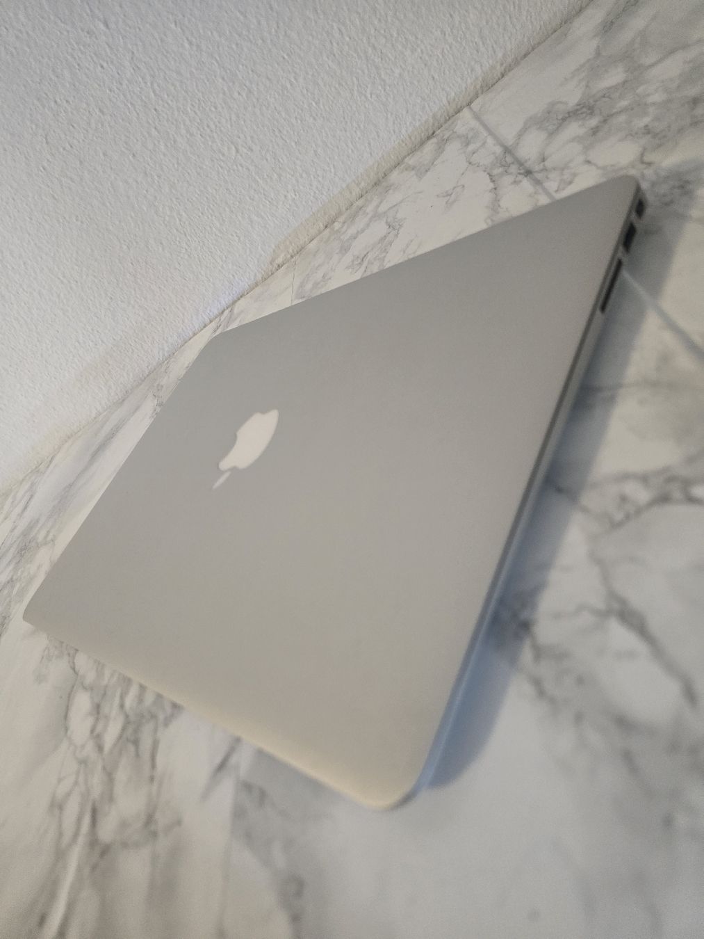 Apple Notebook: MacBook Air i5 | 4Go RAM | SSD 251Go – Usato da Renens VD venduto da MTD2211 4