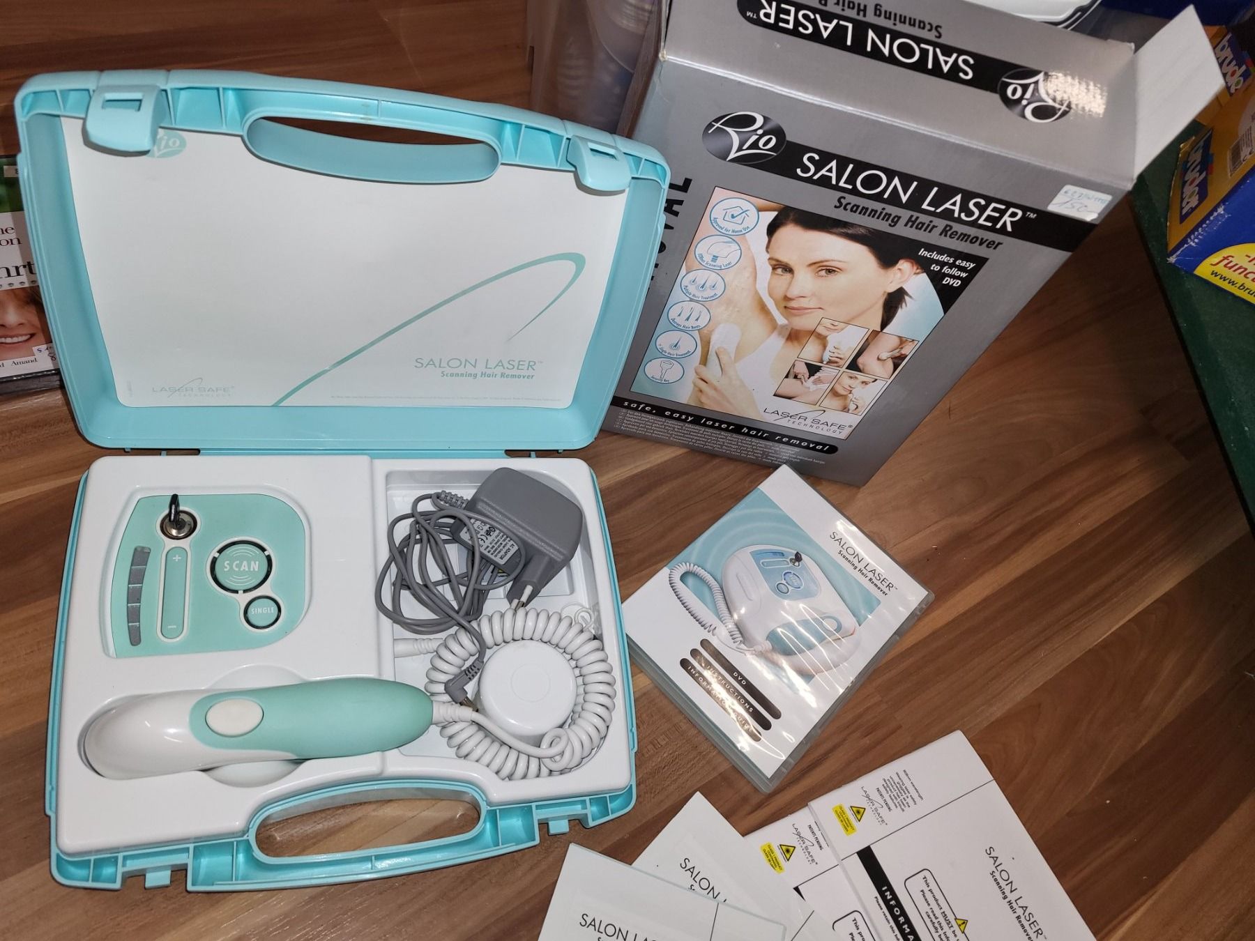 Cura del viso: Salon Laser  Np 599fr B23 – Usato da Schwarzenburg venduto da Flamingo07